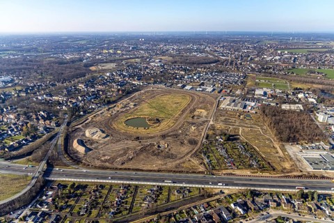 Aerial view, Former racecourse becomes a residential neighbourhood, Project Living by the lake at