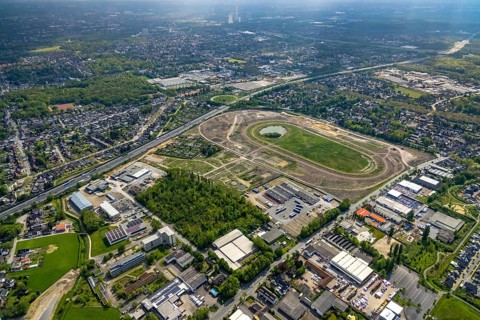 Aerial view of the former trotting track in the Hillerheide district, ISEK project Wohnen am