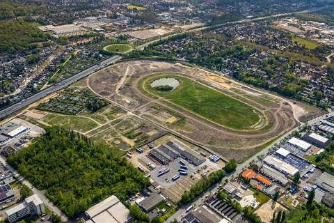 Aerial view of the former trotting track in the Hillerheide district, ISEK project Wohnen am