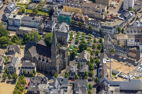 Aerial view, St. Martin's Church, police operation at Kurkölner Platz, Olpe town, Olpe, Sauerland,