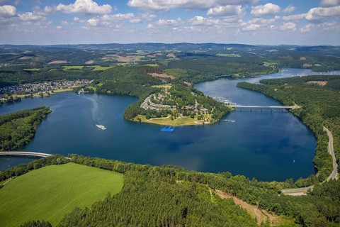 Aerial view, Biggesee, Camping Biggesee - Vier Jahreszeiten, Talbrücke Sondern, passenger