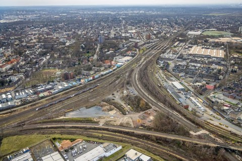 Aerial view, railway triangle, new flats planned on former tyre dealer Vergölst site,