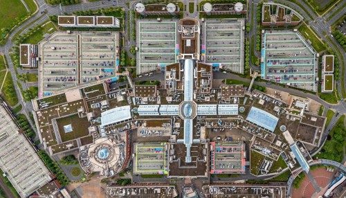 Aerial view, Centro Oberhausen, vertical shot, corona-related empty parking spaces, gasometer,
