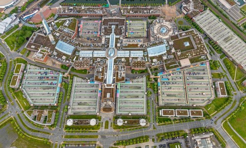 Aerial view, Centro Oberhausen, vertical shot, corona-related empty parking spaces, gasometer,