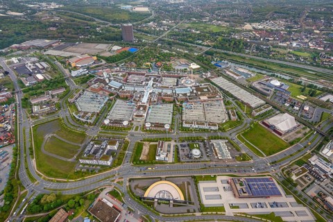 Aerial view, Centro Oberhausen, vertical shot, corona-related empty parking spaces, gasometer,