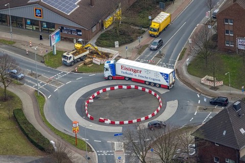 Aerial view, roundabout, Von-Trotha-Straße, Weierstraße, Schwarze Heide, Oberhausen, Ruhr area,