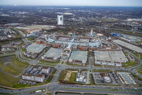Aerial view, CentrO Oberhausen shopping centre, renovation work on the covered gasometer, Borbeck,