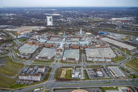 Aerial view, CentrO Oberhausen shopping centre, renovation work on the covered gasometer, Borbeck,