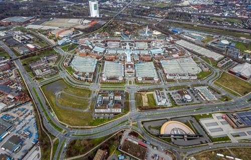 Aerial view, CentrO Oberhausen shopping centre, renovation work on the covered gasometer, Borbeck,