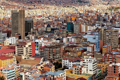 Dense development in the centre of La Paz with different architectural styles, The houses and