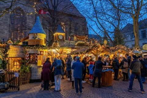 Göttingen Christmas Market at dusk, Göttingen, Lower Saxony, Germany