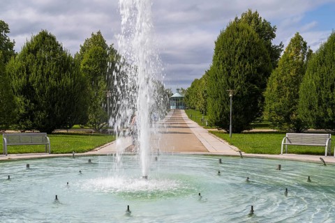 Fountain in front of the Monopteros columned temple, spa gardens, Bad Staffelstein, Upper