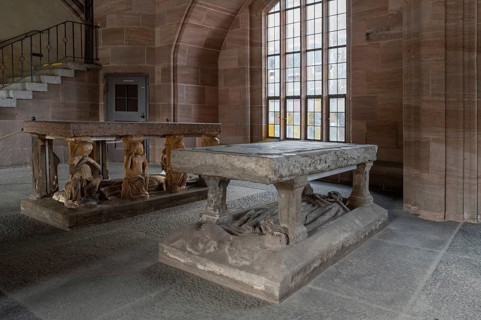 Table tombs, the founders of the Heilig Geist Hospital, Konrad Groß and Herdegen Valzner, are