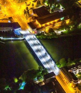 Aerial view, castle bridge over the river Ruhr, civic hall Mülheim, RWW Rheinisch-Westfälische