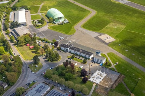 Aerial photo, Essen/Mülheim Airport, FFL Technical College for Aircraft Pilots, Corona Drive-In