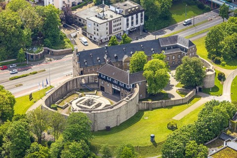 Aerial view, Broich Castle, Broich - East, Mülheim an der Ruhr, Ruhr area, North Rhine-Westphalia,