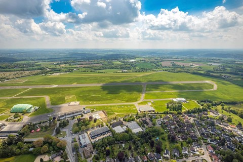 Aerial photo, Airport Essen/Mülheim, Holthausen - Southeast, Mülheim an der Ruhr, Ruhr area, North