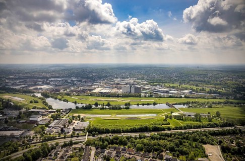 Aerial view, Styrumer Ruhraue and RuhrWasserwerk at the river Ruhr, local view Speldorf, Mülheim an