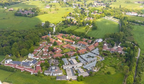 Aerial view, Das Dorf - Wohnen im Alter, Saarn - Süd, Mülheim an der Ruhr, Ruhr area, North