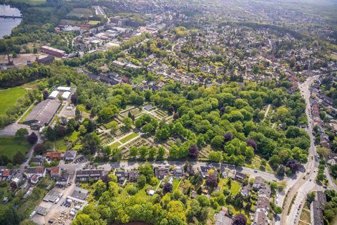 Aerial view, cemetery Broich, tennis hall De Wet, Broich - Ost, Mülheim an der Ruhr, Ruhr area,
