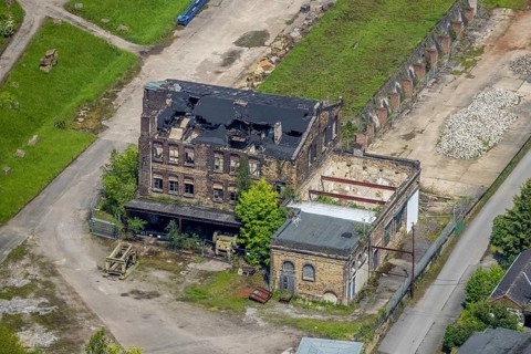Aerial view, destroyed building, Rauen quarry and brickworks at Kassenberg, Broich - Ost, Mülheim