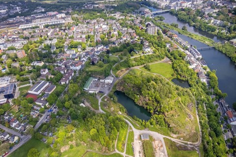 Aerial view, destroyed building, quarry and brickyard Rauen am Kassenberg, Broich - Ost, Mülheim an