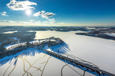 Aerial view, Möhnesee and Delecker Brücke, Delecke, Möhnesee, Sauerland, North Rhine-Westphalia,