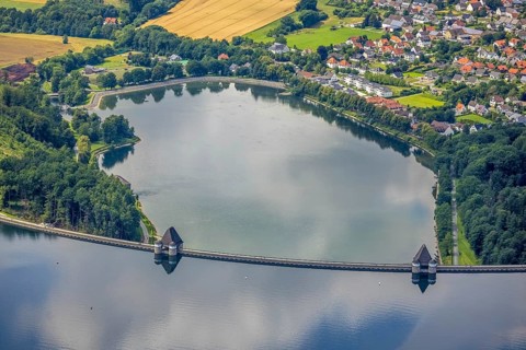 Aerial view, flood after heavy rainfall, Möhne dam with water level, Möhne dam wall, Günne, Lake