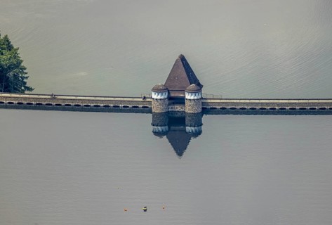 Aerial view, flood after heavy rainfall, Möhne dam with water level, Möhne dam wall, Günne, Lake