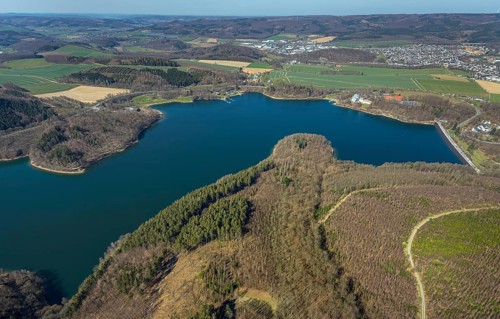Aerial view, Hennesee, Hennetalsperre, Hennesee dam, Berghausen, Meschede, Sauerland, North