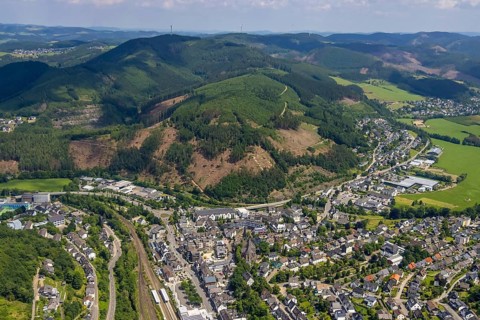 Aerial photo, forest area with forest damage, Altenhundem, Lennestadt, Sauerland, North