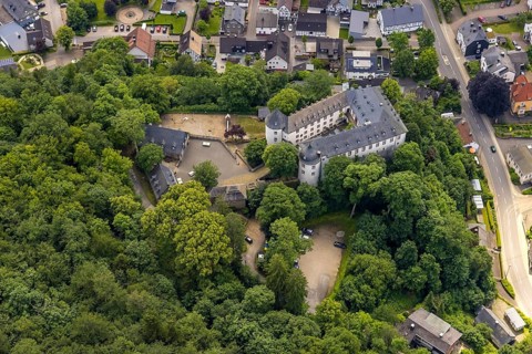 Aerial photo, Bilstein Castle, DJH Youth Hostel, Bilstein, Lennestadt, Sauerland, North