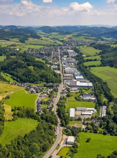 Aerial view, industrial estate Bielefelder Straße an der Lenne, Grevenbrück, Lennestadt, Sauerland,