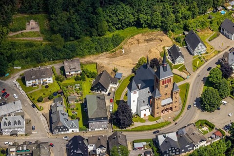 Aerial view, Church of St. Peter and Paul, Kirchhundem, Sauerland, North Rhine-Westphalia, Germany,