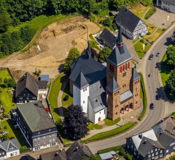 Aerial view, Church of St. Peter and Paul, Kirchhundem, Sauerland, North Rhine-Westphalia, Germany,