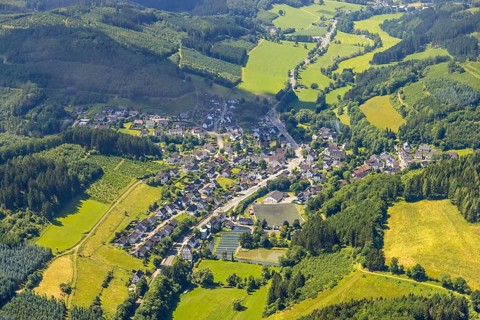 Aerial view, local view Oberelspe with sports field and fish ponds, Lennestadt, Sauerland, North