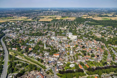 Aerial view, city centre with Alter Markt and catholic parish church Zur Heiligen Familie and evang