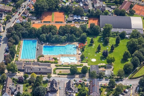 Aerial view, GSW Freibad Kamen-Mitte, Kamen, Ruhr area, North Rhine-Westphalia, Germany, bathing