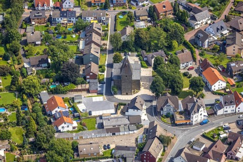 Aerial view, town centre with St. Margaret's Church and Lutherplatz in the Methler district, Kamen,