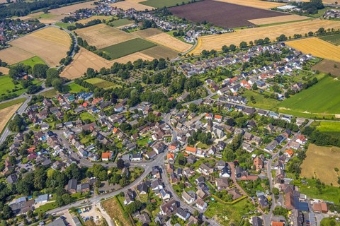 Aerial view, local view and St Margaret's Church and Lutherplatz in the Methler district, Kamen,