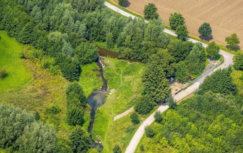 Aerial view, foot and cycle path Seseke-Weg with bridge over the river Seseke in the district