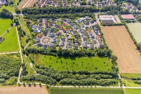 Aerial view, Circular housing estate Bertolt-Brecht-Straße in the district Heeren-Werve, Kamen,