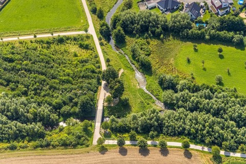 Aerial view, foot and cycle path Seseke-Weg with bridge over the river Seseke in the district
