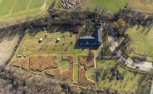 Aerial view, Emscherquellhof (formerly Lünschermannshof) is a half-timbered farmstead in the