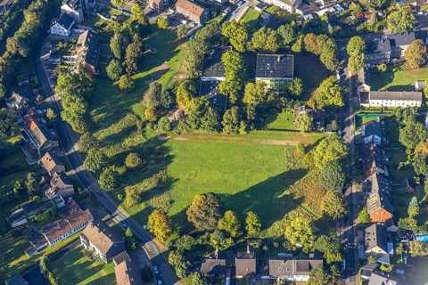 Aerial view, Städt. Kindergarten Drögenamp und FußballWiese im Stadtteil Baukau-West in Herne, Ruhr