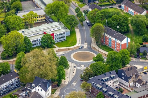 Aerial view, new roundabout Dorneburger Straße, Bielefelder Straße, Königstraße, Schule an der