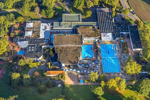 Aerial view, LAGO Die Therme Wellness-Center im Revierpark Gysenberg im Stadtteil Börnig in Herne,