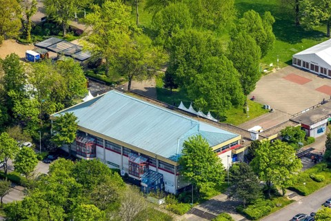 Aerial photo, current vaccination centre in the sports hall in Revierpark Gysenberg, Börnig, Herne,