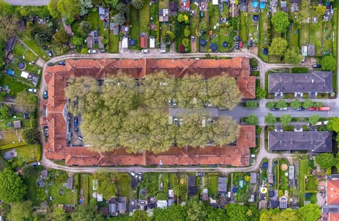 Aerial view, residential estate Teutoburgiahof with greenery in the inner courtyard, Börnig, Herne,