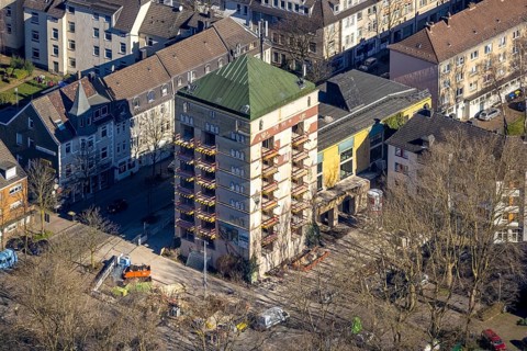 Aerial view, construction site World War II bunker with new flats, Kurt-Edelhagen-Platz, Sodingen,